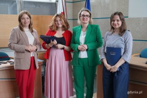 Na zdjęciu od lewej: wiceprezydentka Gdyni Oktawia Gorzeńska (przewodnicząca rady w I kadencji), koordynatorka ds. Praw Człowieka Marta Otrębska i Agnieszka Tokarska &ndash; wiceprzewodnicząca rady w I kadencji oraz członkini Gdyńskiej Rady Kobiet II kadencji Monika Palka (fot. Karolina Szypelt)