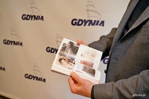 Premiera książki &bdquo;Pozdr&oacute;w Reagana" odbyła się 9 lutego i wpisuje się w obchody jubileuszu Gdyni (fot. Magdalena Czernek)