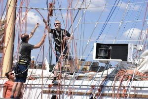 Pogoria wypłynęła reprezentować Gdynię na Operacji Żagiel // fot. Lechosław Dzierżak