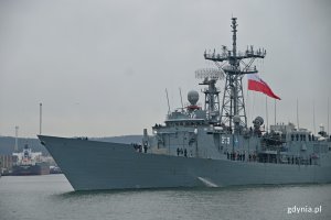  ORP „Gen. T. Kościuszko” opuszczający Port Wojenny w Gdyni // fot. Magdalena Czernek