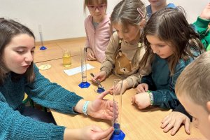 Szkolny Festiwal Nauki w Gdyni! Na zdjęciu prezentacje w SP 26 (fot. SP 26)    