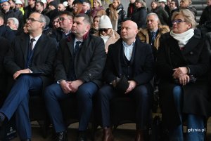 Na zdjęciu (od lewej): wicewojewoda Emil Rojek, członek zarządu wojew&oacute;dztwa pomorskiego Adam Gawrylik, dyrektor zarządzający ds. inwestycji Tomasz Gałązka, radna Teresa Bysewska (fot. Magdalena Starnawska) 