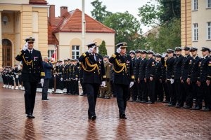 Uroczystość promocji na stopnie oficerskie dla absolwentów kursów oficerskich na Akademii Marynarki Wojennej w Gdyni (fot. Kamil Złoch)