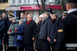 Uroczystości z okazji 97. urodzin gdyni pod Pomnikiem Polski Morskiej.