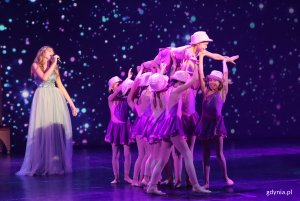 Koncert „Sekrety Zimowego Wiatru” w wykonaniu młodzieży z gdyńskiego MDK'u na scenie Teatru Muzycznego w Gdyni (fot. Katarzyna Balcerzak)