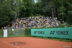 XII Spotkanie Międzypokoleniowe kibiców Arki Gdynia na słynnej „Górce” przy ulicy Ejsmonda - kibice uczestniczący w wydarzeniu (fot. Michał Puszczewicz)