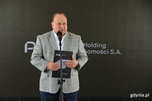 Rozpoczęcie konkursu architektonicznego na opracowanie koncepcji studialnej zagospodarowania obszaru teren&oacute;w Mola Rybackiego. Przemawia Wiesław Malicki, prezes zarządu Polskiego Holdingu Nieruchomości S.A.(fot. Łukasz Kamasz)