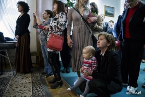 Pamiątkowe Medale za Długoletnie Pożycie Małżeńskie z rąk prezydenta Wojciecha Szczurka odebrały pary obchodzące Złote Gody, na zdjęciu: prezydent Wojciech Szczurek, fot. Przemysław Kozłowski