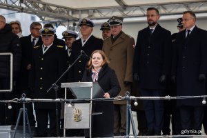 Prezydent Gdyni Aleksandra Kosiorek podczas uroczystości z okazji 106. rocznicy utworzenia Marynarki Wojennej 