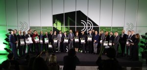 Wojciech Szczurek z nagrodą 4Buildings Awards 2019 // mat. prasowe