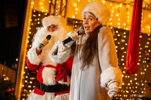 Gdyńskie mikołajki w muszli koncertowej na placu Grunwaldzkim (fot. Kamil Złoch)