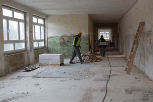 Rozpoczął się remont w budynku byłej szkoły na Oksywiu