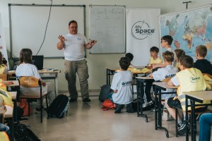 Uczniowie SP8 w klasie