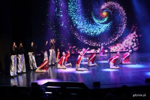 Koncert „Sekrety Zimowego Wiatru” w wykonaniu młodzieży z gdyńskiego MDK'u na scenie Teatru Muzycznego w Gdyni (fot. Katarzyna Balcerzak)