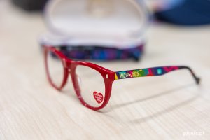 Unikatowe okulary Jerzego Owsiaka przekazane na gdyńską licytację (fot. Karol Stańczak)