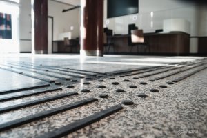 Sala Obsługi Mieszkańc&oacute;w w Urzędzie Miasta Gdyni po remoncie (fot. Kamil Złoch)