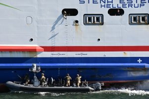 Ćwiczenia wojska w basenie Portu Gdynia (fot. Łukasz Kamasz)