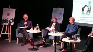 Prelegenci IX. Forum Samopomocy podczas debaty