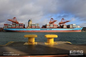 Największy kontenerowiec w historii Gdyni // fot. Tadeusz Urbaniak / www.port.gdynia.pl