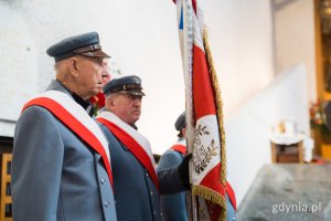 Na mszy świętej obecni byli członkowie Związku Piłsudczyk&oacute;w RP