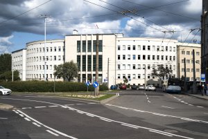 Budynek sądu od strony dworca