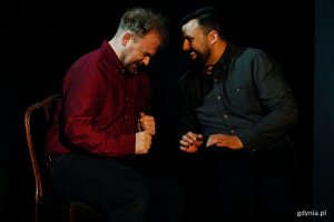 Mieszko Wierciński i Błażej Tachasiuk podczas próby spektaklu „Pamiętniki niecnotnego Zagłoby” w Teatrze Gdynia Główna 