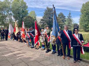 Uroczystości z okazji Dnia Sybiraka przed pomnikiem „W hołdzie zesłańcom Sybiru” (fot. Adam Labuhn)