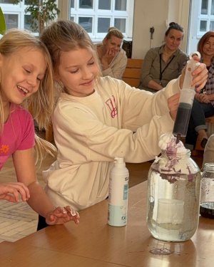 Szkolny Festiwal Nauki w Gdyni! Na zdjęciu prezentacje w SP 21 (fot. SP 21)    