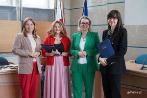 Na zdjęciu od lewej: wiceprezydentka Gdyni Oktawia Gorzeńska (przewodnicząca rady w I kadencji), koordynatorka ds. Praw Człowieka Marta Otrębska i Agnieszka Tokarska &ndash; wiceprzewodnicząca rady w I kadencji oraz członkini Gdyńskiej Rady Kobiet II kadencji Ewa Olga Bradtke (fot. Karolina Szypelt)