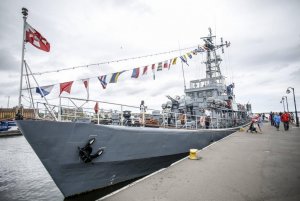 ORP Mewa udostępniona została zwiedzającym z okazji 30. rocznicy wizyty Jana Pawła II w Gdyni.//fot. Dawid Linkowski