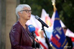 Joanna Zielińska - przewodnicząca Rady Miasta Gdyni podczas uroczystości przed pomnikiem Ofiar Grudnia '70 na placu Wolnej Polski // fot. Przemysław Kozłowski