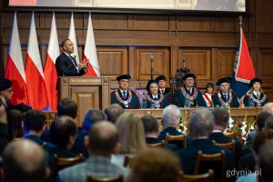 Przemówienie prezydenta RP Karola Nawrockiego. Inauguracja roku akademickiego 2025/2026 na Politechnice Gdańskiej (fot. Kamil Złoch)