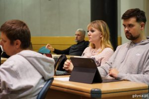 Członkowie i członkinie Rady ds. Mężczyzn&nbsp;podczas grudniowego posiedzenia