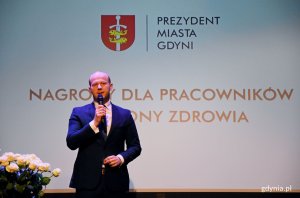 Wręczenie nagród prezydenta Gdyni dla pracowników ochrony zdrowia, fot. Kamil Złoch