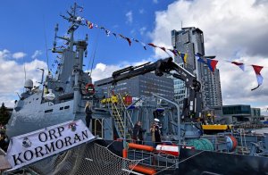 ORP "Kormoran" podczas obchodów święta COM-DKM w Gdyni, fot. Kamil Złoch