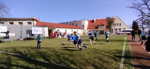 Rozgrywki na boisku podczas Turnieju Piłki Nożnej Olimpiad Specjalnych 
