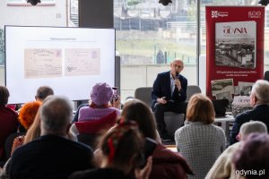 "Projekt Gdynia" na poczt&oacute;wkach do 1945 roku z kolekcji Piotra Popińskiego