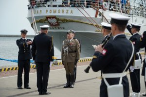 Gen. Wiesław Kukuła, szef Sztabu Generalnego WP przyjmuje meldunek 