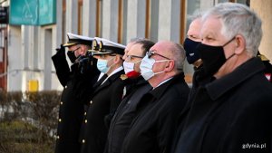 Wieńce przed pomnikiem Ofiar Terroru Komunistycznego, fot. Marcin Mielewski