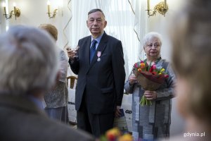Pamiątkowe Medale za Długoletnie Pożycie Małżeńskie z rąk prezydenta Wojciecha Szczurka odebrały pary obchodzące Złote Gody, fot. Przemysław Kozłowski