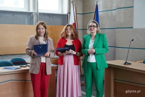 Na zdjęciu od lewej: wiceprezydentka Gdyni Oktawia Gorzeńska (przewodnicząca rady w I kadencji), koordynatorka ds. Praw Człowieka Marta Otrębska i Agnieszka Tokarska &ndash; wiceprzewodnicząca rady w I kadencji (fot. Karolina Szypelt)