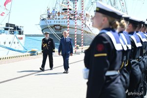 Rektor-komendant AMW kadm. prof. dr hab. Tomasz Szubrycht  i Stanisław Wziątek, podsekretarz stanu w Ministerstwie Obrony Narodowej