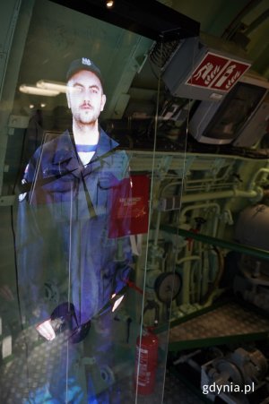 Hologram marynarza przy wyjściu z okrętu