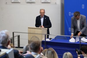 W uroczystościach wziął r&oacute;wnież udział naczelnik Wydziału Środowiska Urzędu Miasta Gdyni Bartosz Frankowski (fot. Magdalena Starnawska)
