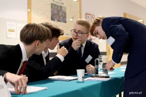 Gdyńskie Mistrzostwa Debat Oksfordzkich o Puchar Kopernika 2025 w XIV LO, na zdjęciu (fot. Katarzyna Balcerzak)