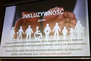 Konferencja „Edukacja równościowa zaczyna się w szkole”. Na zdjęciu slajd z prezentacji (fot. Katarzyna Balcerzak)