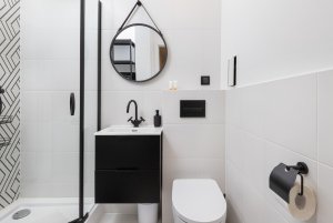 Apartament Abrahama 62, widok na łazienkę