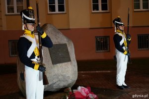 Warta pod pomnikiem Bohaterów Westerplatte