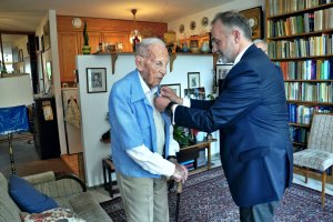 Prof. Jan Łopuski i prezydent Gdyni Wojciech Szczurek // fot. B. Betlejewska