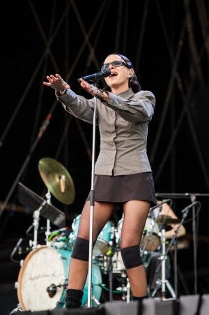 Kasia Lins podczas koncertu na Open'erze 
